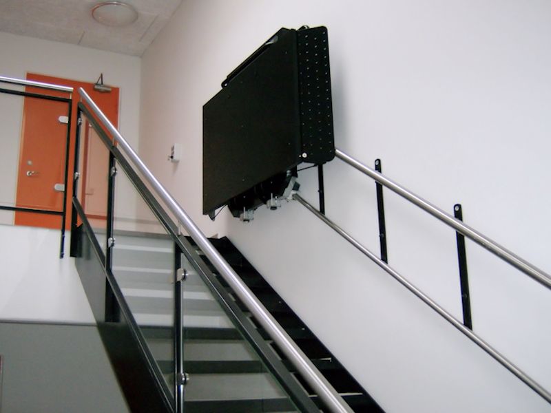 domilift-trapplateaulift-zwart-800x600