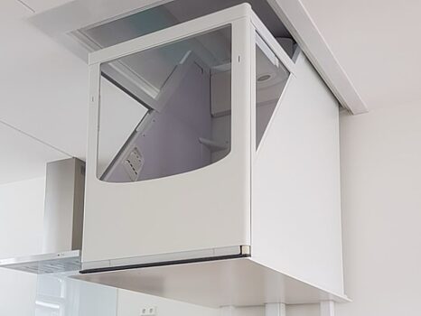 Vrijhangende lift met valbeveiliging