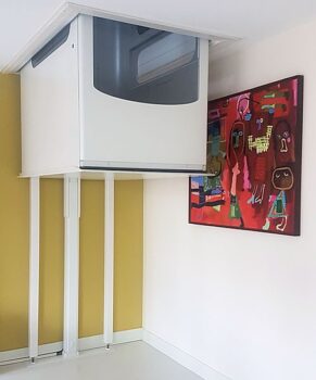 Compacte lift inbouwen in huis