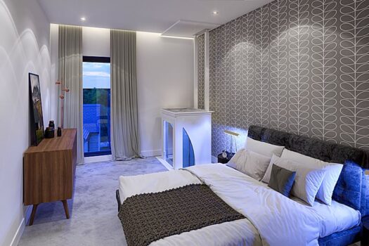 Huislift zonder schacht van slaapkamer naar woonkamer