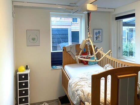 Plafondlift kind met kantelbaar juk