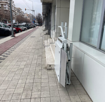 Trapplateaulift standaard lichtgrijs of naar keuze Antraciet met zwart