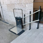 Plateaulift voor rechte trap, geschikt voor buiten (Trap-plateaulift met traanplaat)